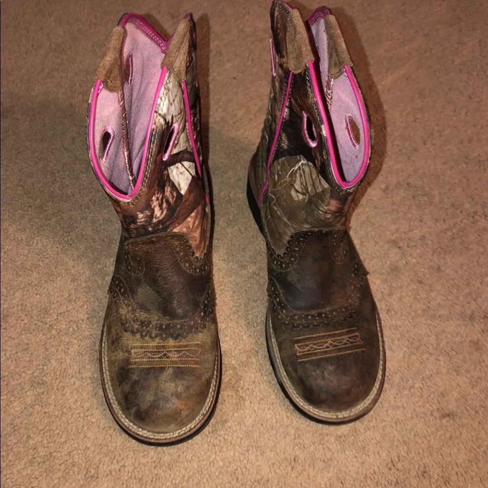 Ariat pink camo boots